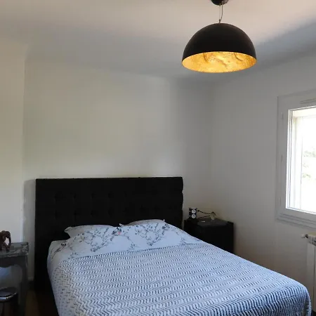 Casa Del Castell בית אירוח