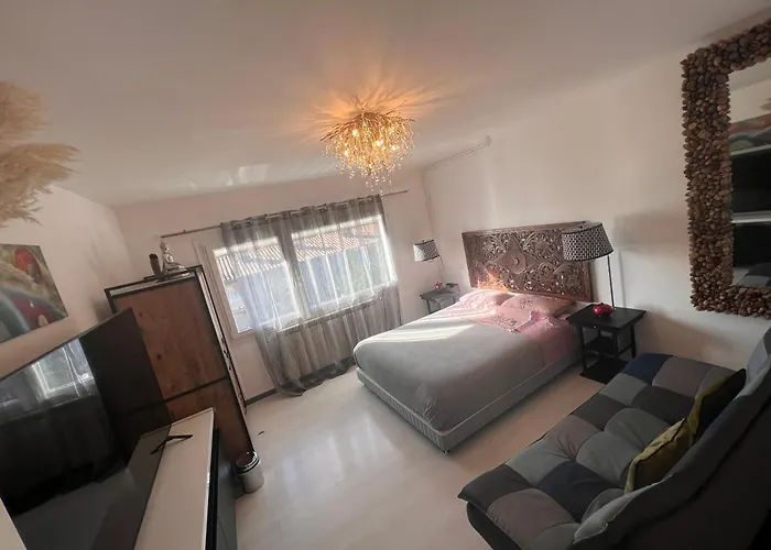 Homestay Casa Del Castell *